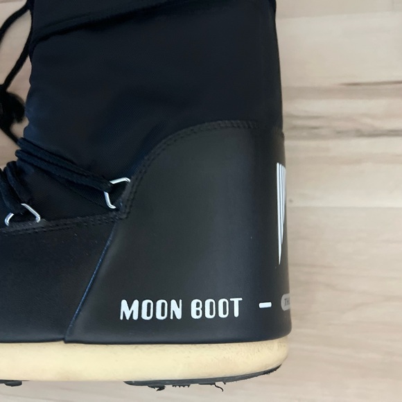 Moon Boot Black Snow Boots - Picture 2 of 9